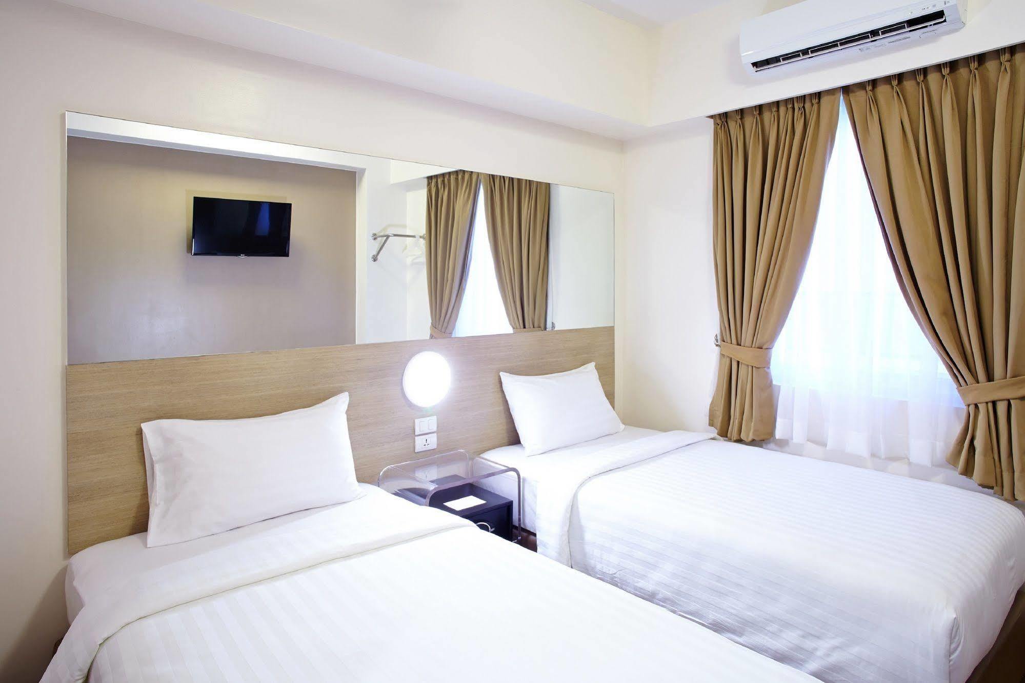 Red Planet Makati Avenue Manila Hotel San Pedro Makati Exterior foto