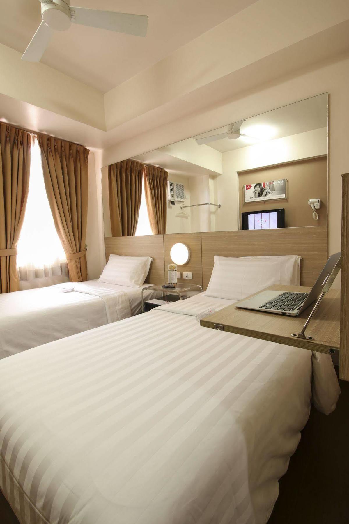 Red Planet Makati Avenue Manila Hotel San Pedro Makati Exterior foto